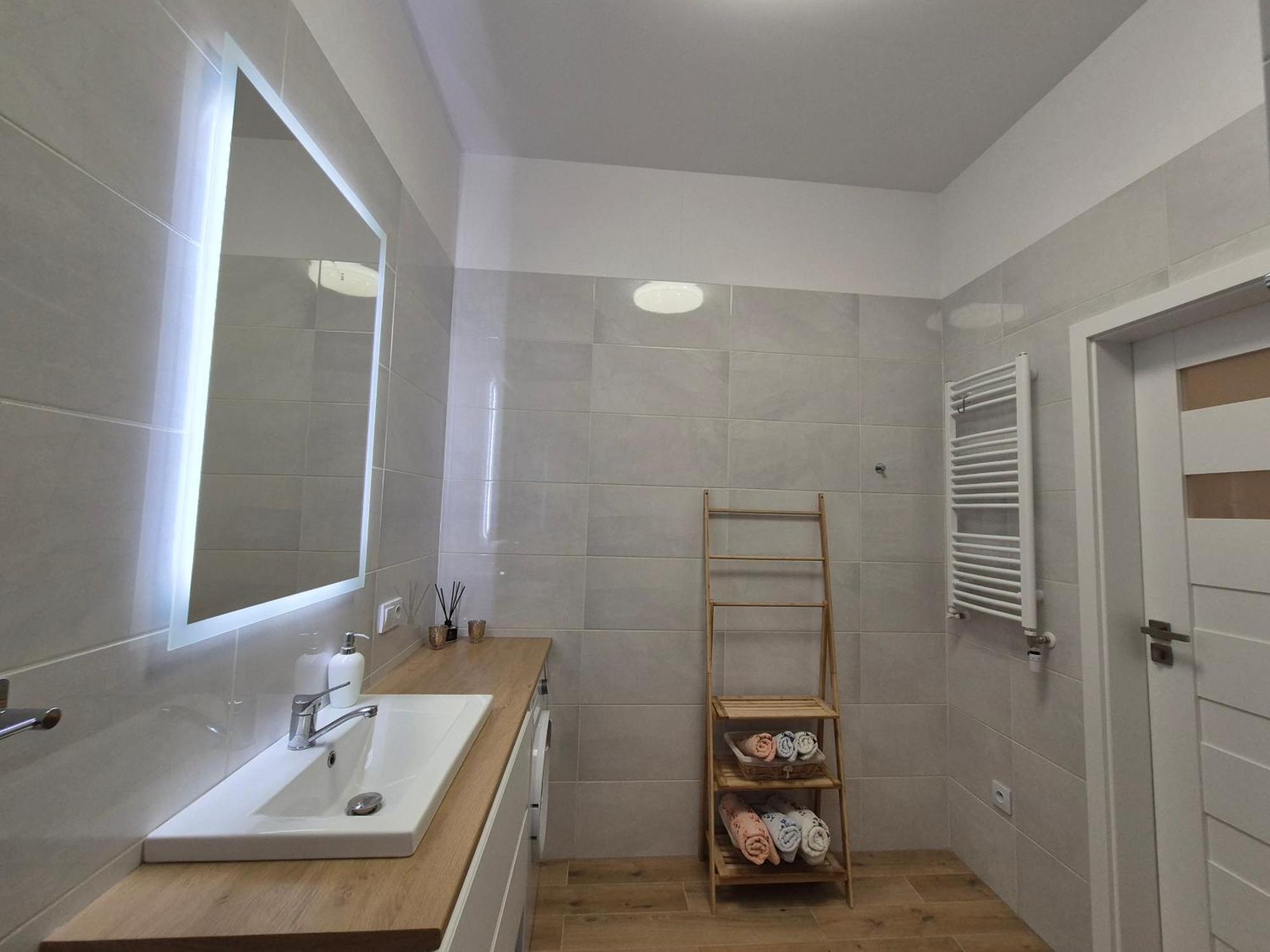 Duzy Komfortowy Apartament W Samym Centrum Przy Manufaktura I Piotrkowska, Blisko Zoo, Fala Appartement Łódź Buitenkant foto